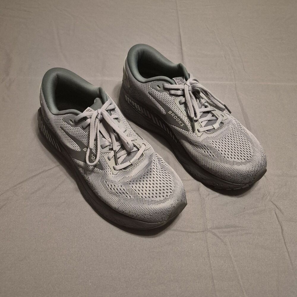 Brooks Beast GTS 24 Men Size 11 Grey Athletic Running Shoes Sneakers 1104251D069 - Picture 3 of 6